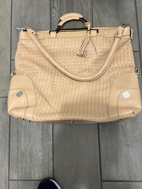 Woven Tote Bag in Beige - Elegant Everyday Carry